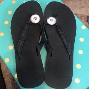 New Style Dots sandals size S/M